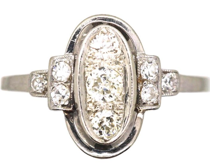 Art Deco Platinum Oval Ring set with Diamonds