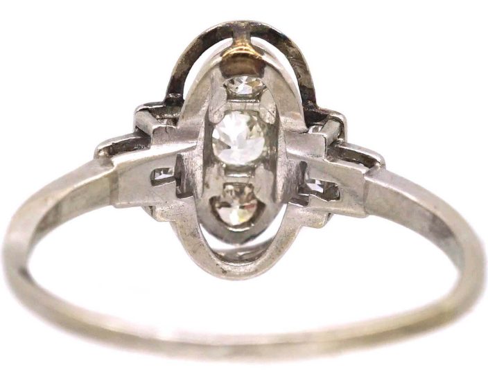 Art Deco Platinum Oval Ring set with Diamonds