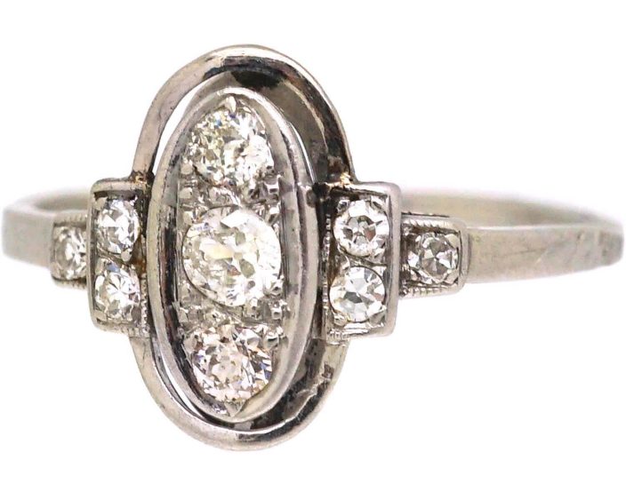 Art Deco Platinum Oval Ring set with Diamonds