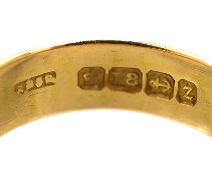 Victorian 18ct Gold Wedding Ring Engraved with Hearts & Ferns