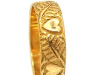 Victorian 18ct Gold Wedding Ring Engraved with Hearts & Ferns