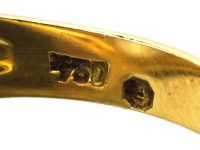 Mid 20th Century 18ct Gold Ring set with a Cabochon Moonstone