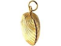 Regency 15ct Gold Scallop Shell Locket