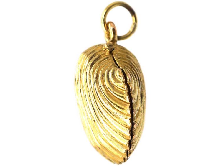 Regency 15ct Gold Scallop Shell Locket