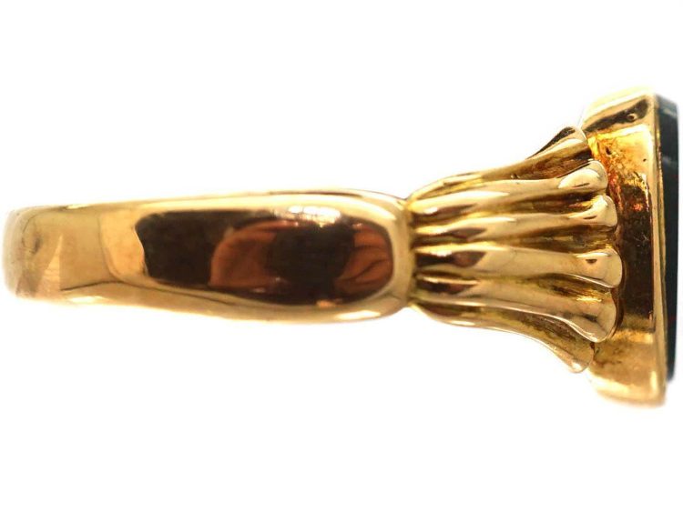 Victorian 18ct Gold Signet Ring set with a Bloodstone
