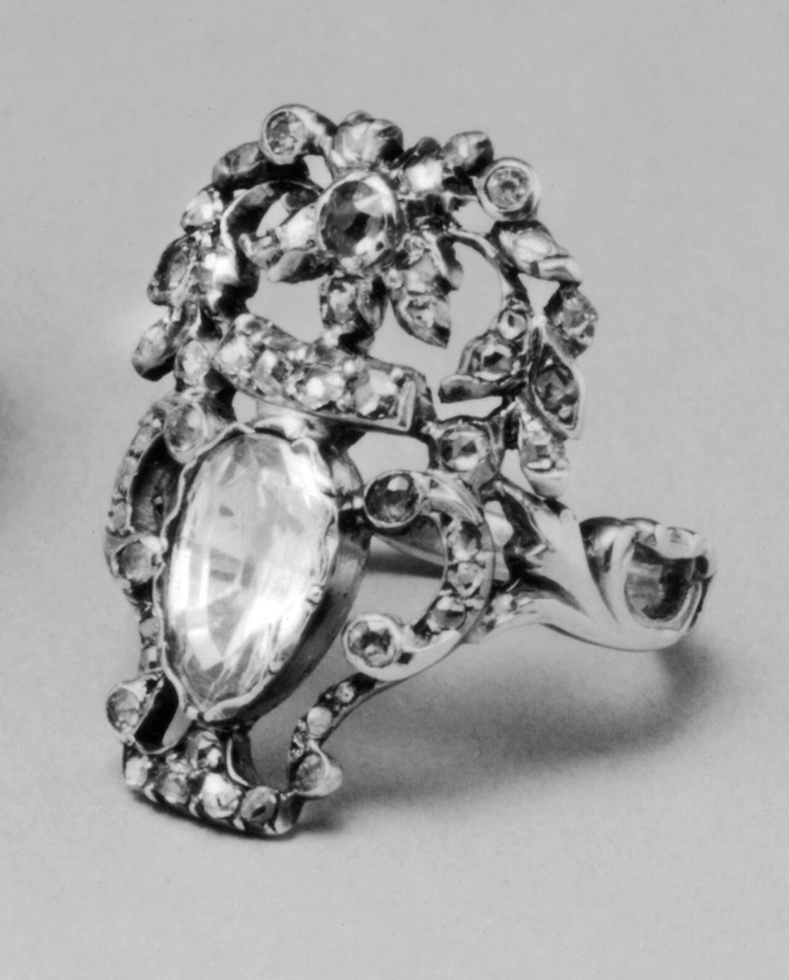 Eighteenth-century French ring, the Walters Art Museum