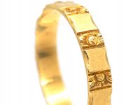 Georgian 18ct Gold Wedding Ring with Flower Detail